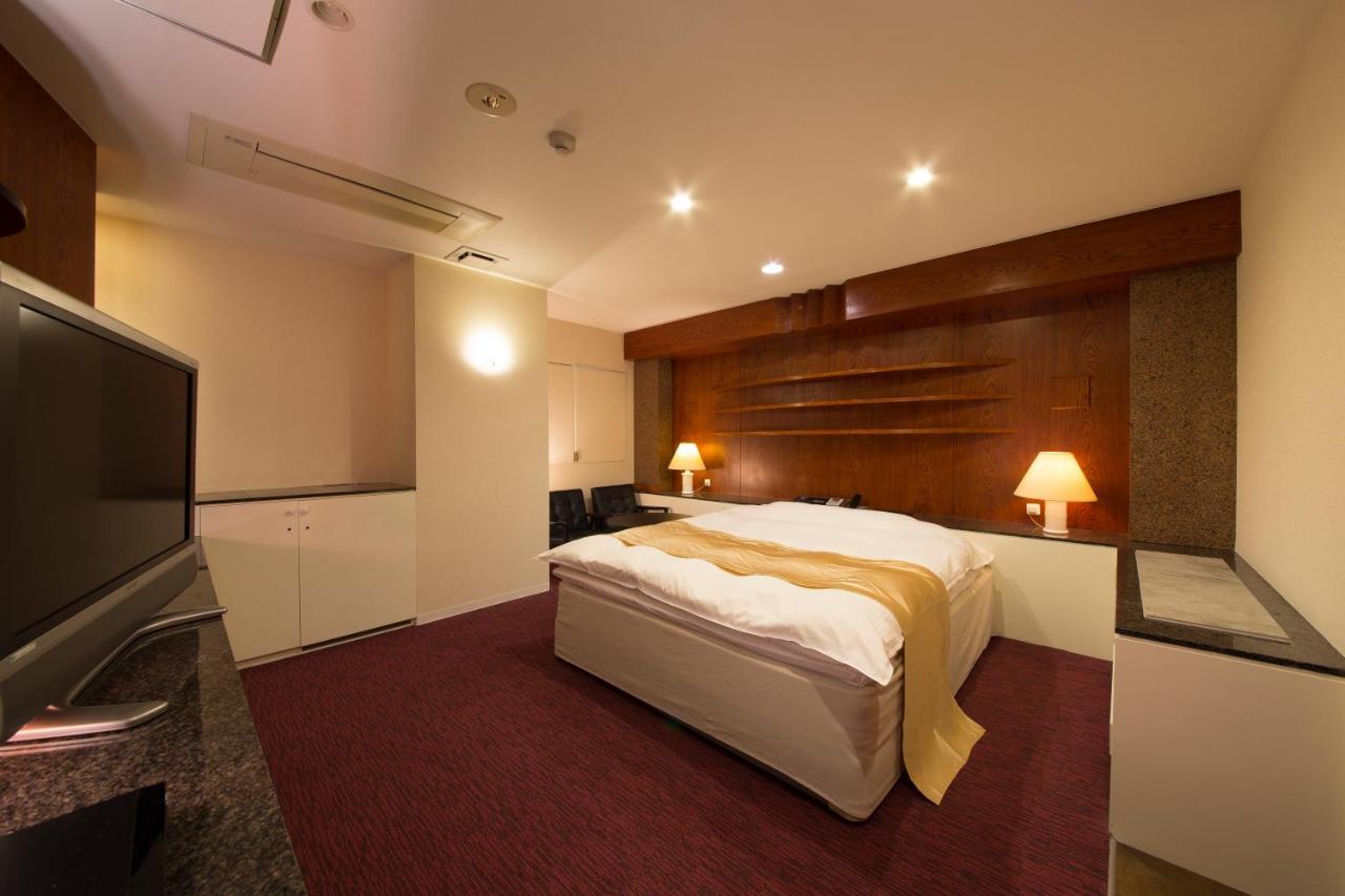 אוסקה Hotel Beni East (Adults Only) מראה חיצוני תמונה