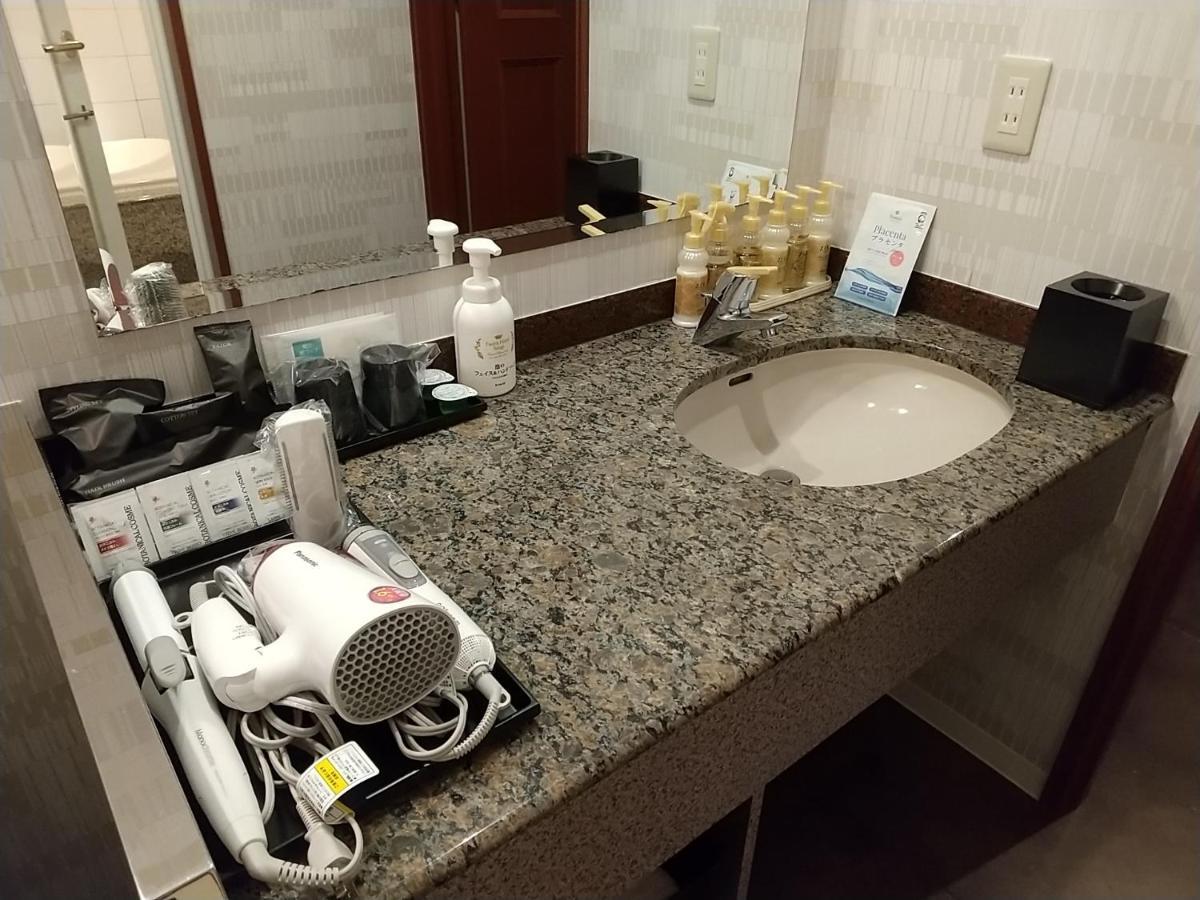 אוסקה Hotel Beni East (Adults Only) מראה חיצוני תמונה