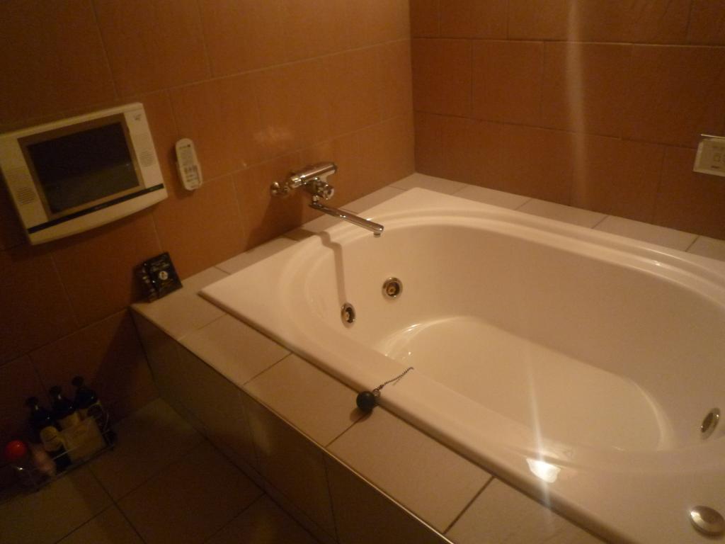 אוסקה Hotel Beni East (Adults Only) מראה חיצוני תמונה