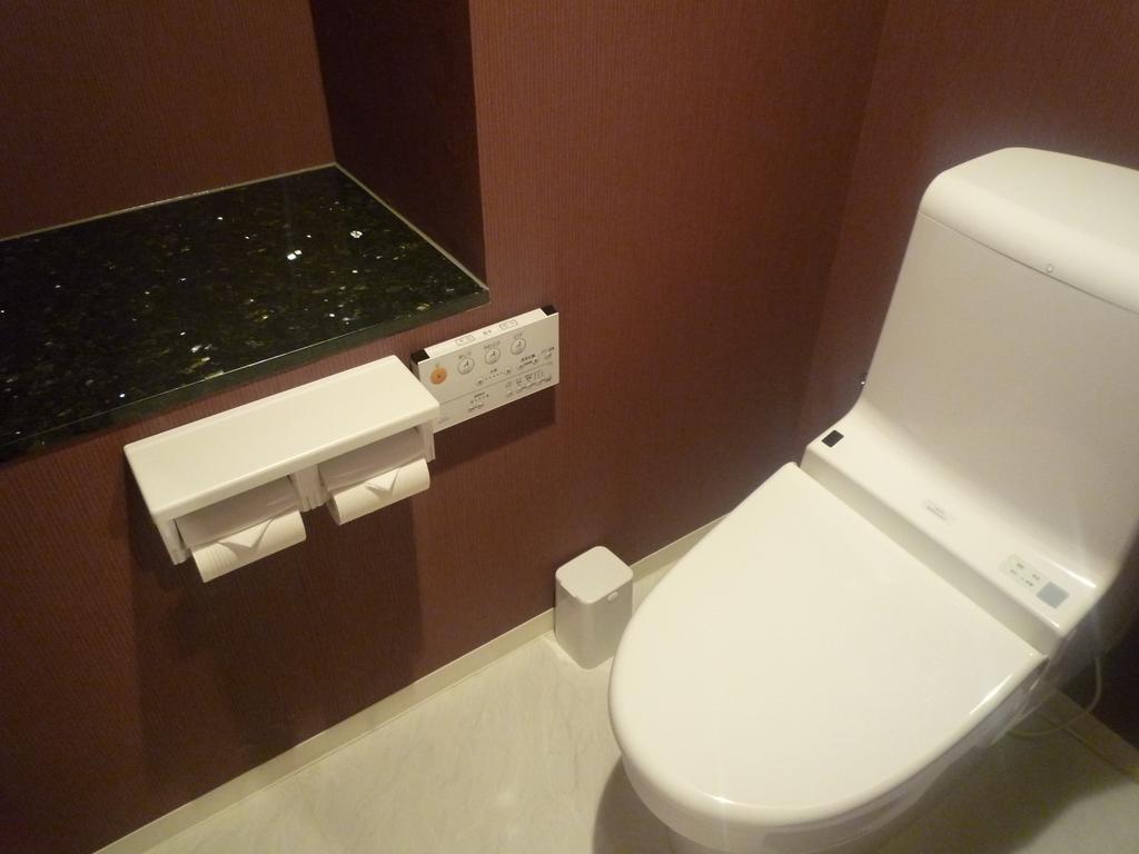 אוסקה Hotel Beni East (Adults Only) מראה חיצוני תמונה